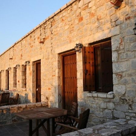 Lalloudes Seaside Accommodation Exo Nimfion Zewnętrze zdjęcie