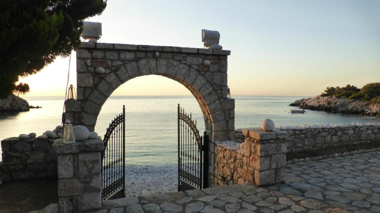 Lalloudes Seaside Accommodation Exo Nimfion Zewnętrze zdjęcie