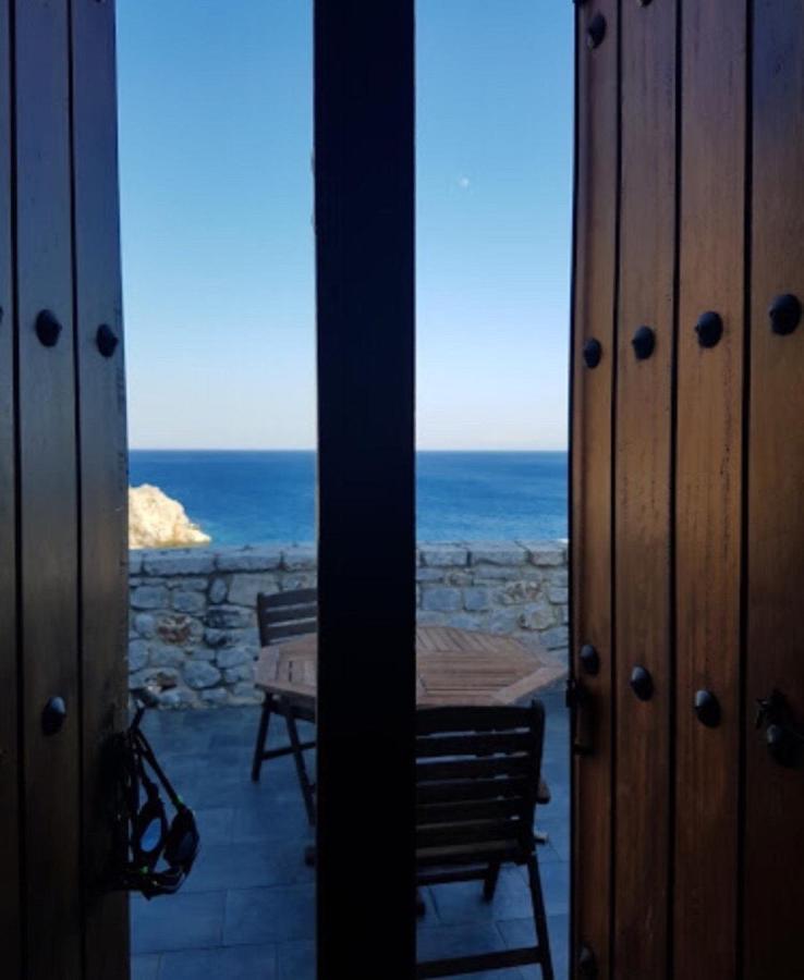 Lalloudes Seaside Accommodation Exo Nimfion Zewnętrze zdjęcie