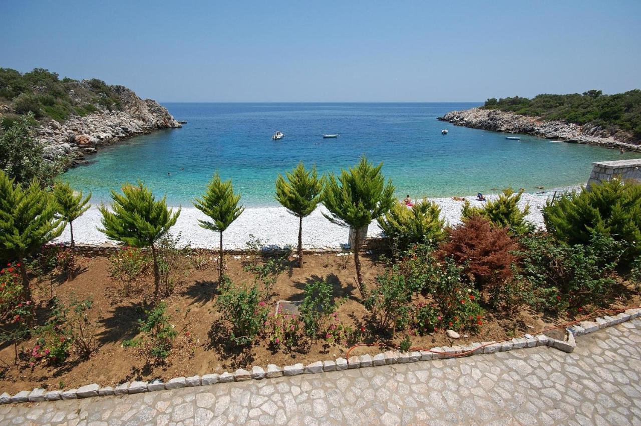 Lalloudes Seaside Accommodation Exo Nimfion Zewnętrze zdjęcie